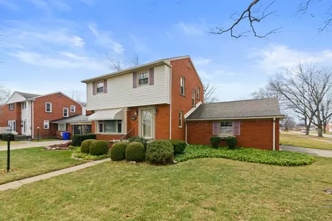 31161 Spring Ct E, Fraser, MI 48026 photo 3