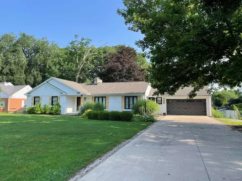 1238 W Westwood Dr, Adrian, MI 49221