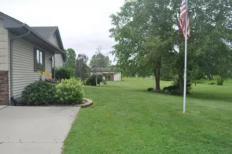9465 Puttygut, Casco, MI 48064 photo 5