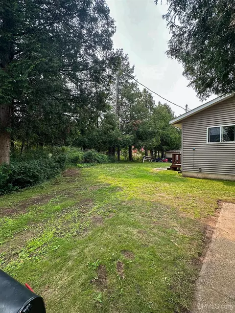 716 Cleveland, Ishpeming, MI 49849 photo 3