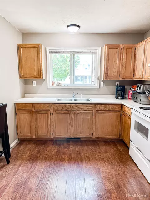 716 Cleveland, Ishpeming, MI 49849 photo 11