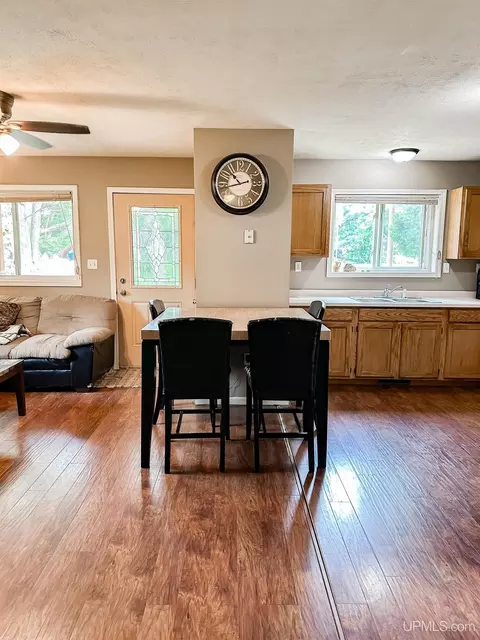 716 Cleveland, Ishpeming, MI 49849 photo 9