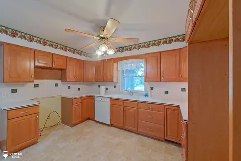 11250 E Potter, Davison, MI 48423 photo 13