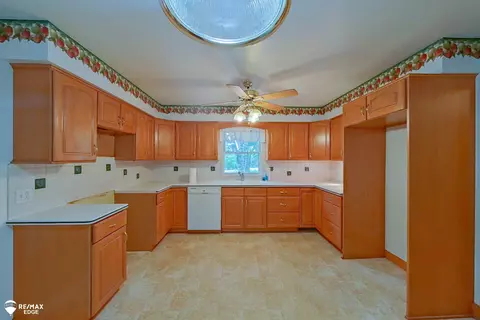 11250 E Potter, Davison, MI 48423 photo 14