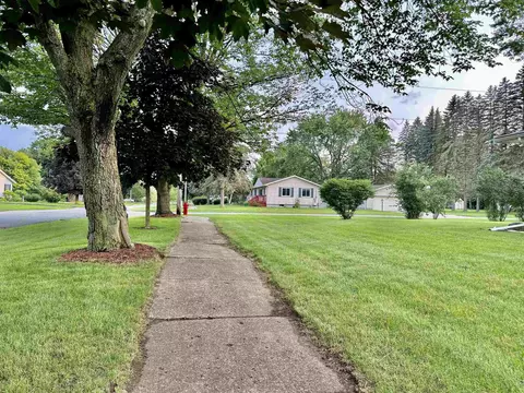 618 S Silverleaf, Gladwin, MI 48624 photo 34
