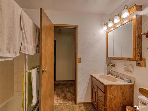 2372 Devonshire, Temperance, MI 48182 photo 19