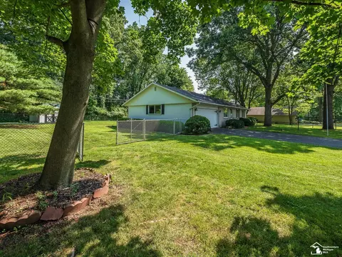 2372 Devonshire, Temperance, MI 48182 photo 9