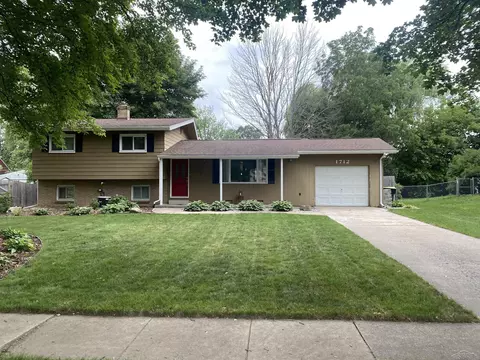 1712 Bauss, Midland, MI 48642