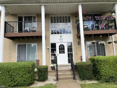 34801 Valleyview #D-9, Sterling Heights, MI 48312