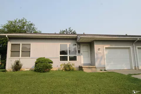 702 Smith, Monroe, MI 48161 photo 2