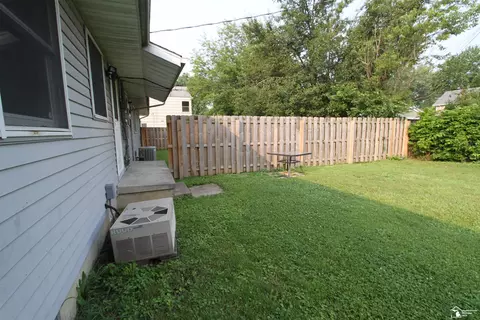 702 Smith, Monroe, MI 48161 photo 8