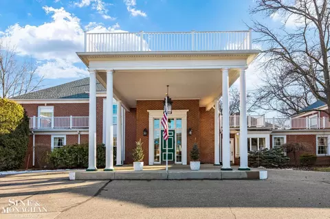 17111 E Jefferson #19, Grosse Pointe, MI 48230