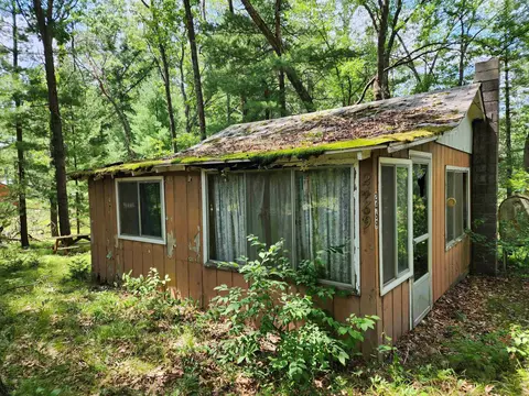 2469 N Dodge, Harrison, MI 48625