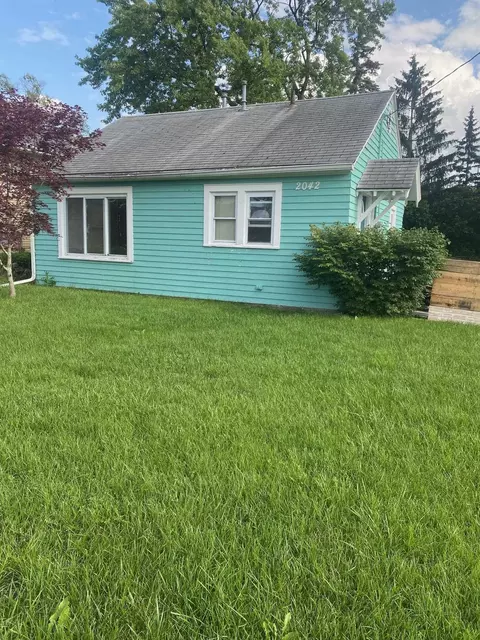 2042 Cass Avenue Rd, Bay City, MI 48708