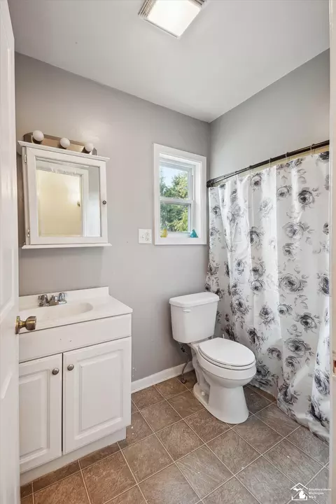 2293 E Hurd, Monroe, MI 48162 photo 37