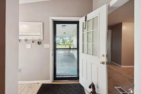 2293 E Hurd, Monroe, MI 48162 photo 9