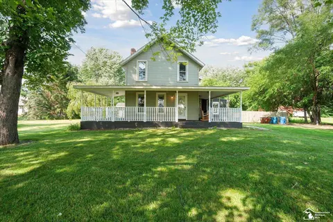 2293 E Hurd, Monroe, MI 48162 photo 3
