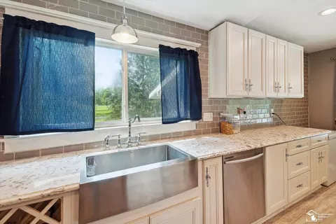 2293 E Hurd, Monroe, MI 48162 photo 20