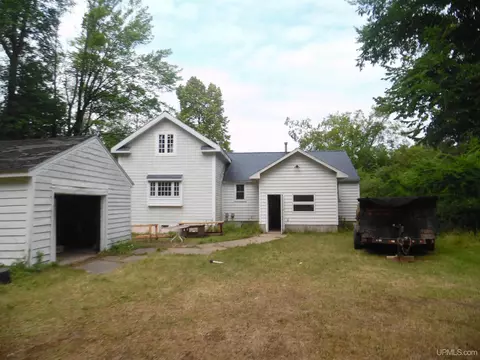 N507 River, Menominee, MI 49858