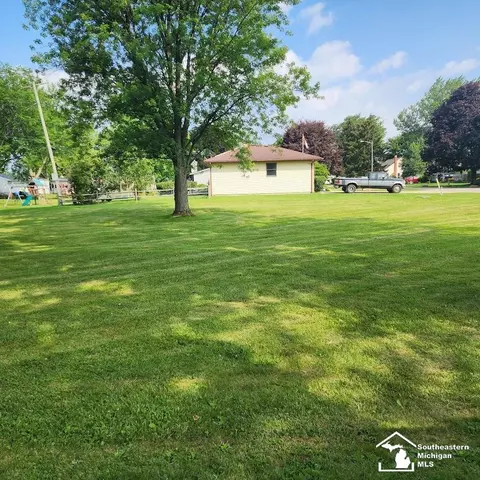 000 Seminole, Monroe, MI 48162 photo 4