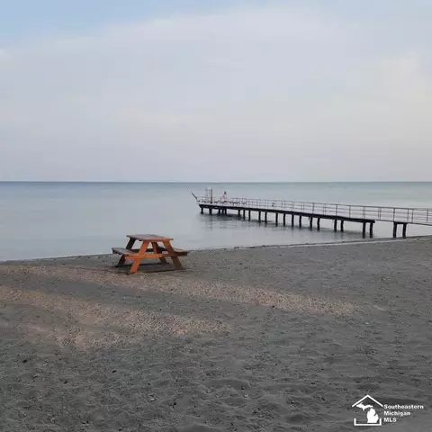 000 Seminole, Monroe, MI 48162 photo 5