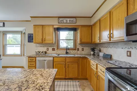 2258 Willow, Temperance, MI 48182 photo 4