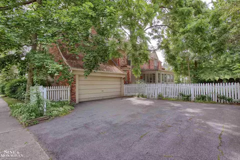 285 Grosse Pointe, Grosse Pointe Farms, MI 48236 photo 42