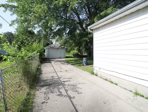 414 E Baltimore Blvd, Flint, MI 48505 photo 21