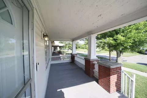 414 E Baltimore Blvd, Flint, MI 48505 photo 3
