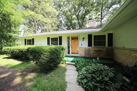 9272 W Carpenter, Flushing, MI 48433 photo 2