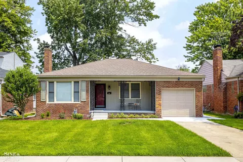 21221 Huntington, Harper Woods, MI 48225