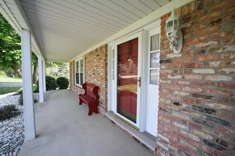 6140 N Seymour, Flushing, MI 48433 photo 2