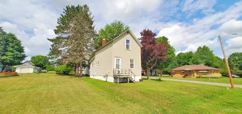 802 Harding, Iron River, MI 49935