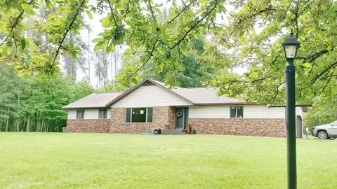 w8929 Frei Drive, Iron Mountain, MI 49801