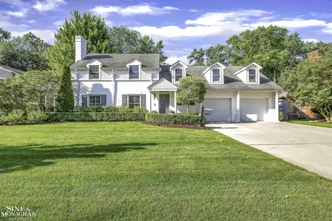 1121 S Oxford, Grosse Pointe Woods, MI 48236