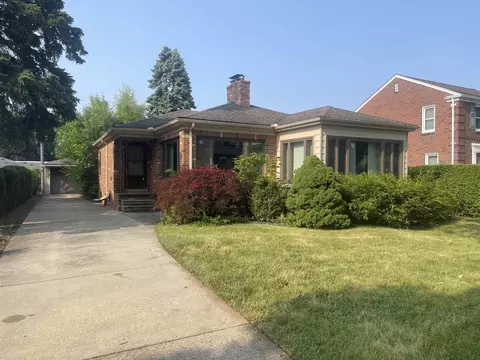 69 Vernier, Grosse Pointe Shores, MI 48236