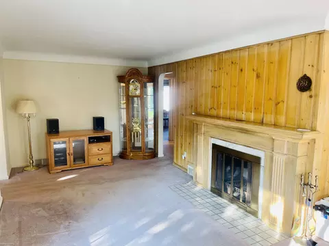69 Vernier, Grosse Pointe Shores, MI 48236 photo 5