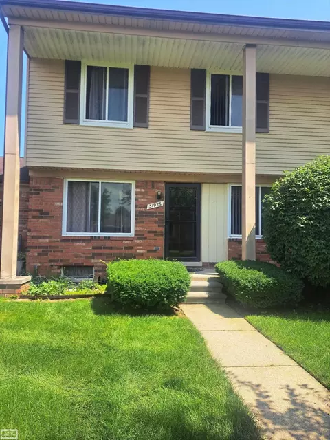 31926 Breezeway #6, Chesterfield, MI 48047