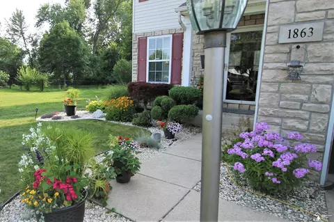 1863 Greton, Monroe, MI 48162