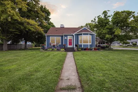 1807 Borton, Essexville, MI 48732