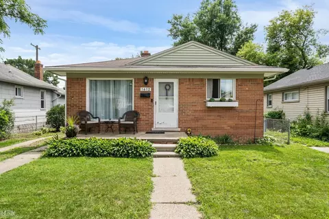 1612 E Jarvis, Hazel Park, MI 48030