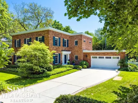 39 Mckinley Pl, Grosse Pointe Farms, MI 48236