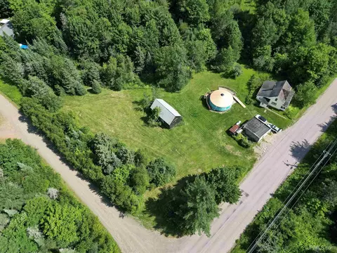 5040 Co Rd 581, Ishpeming, MI 49849