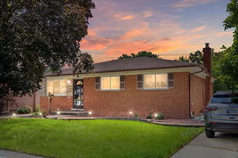 22810 Lincoln, Saint Clair Shores, MI 48082