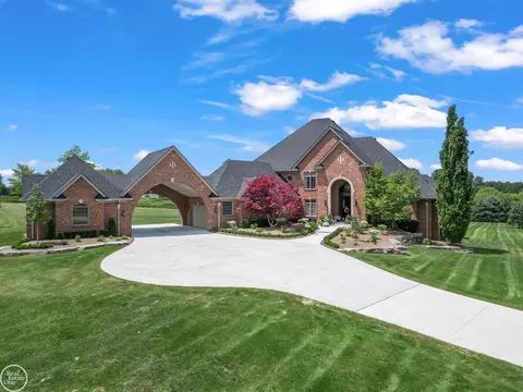 69359 Lake Pt UNIT 6, Bruce Township, MI 48065