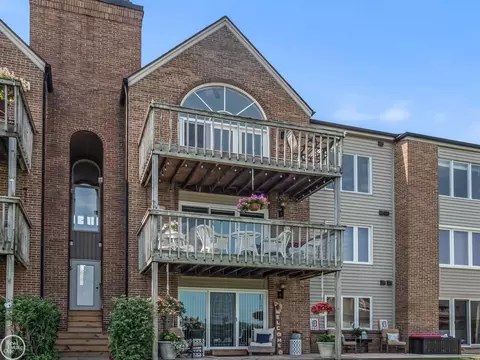 3444 Adams Shore Drive Apt 9 Unit UNIT 9, Waterford, MI 48329