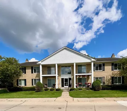 37098 Camelot Unit 52 Apt UNIT 52 /  #8, Sterling Heights, MI 48312