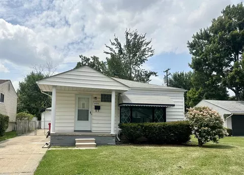 23051 Lambrecht, Eastpointe, MI 48021