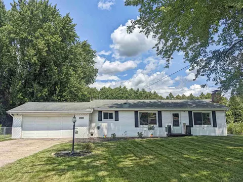 8080 Liskow Ct, Saginaw, MI 48609