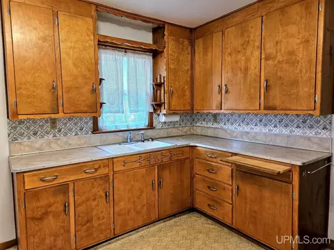 1308 Hancock, Wakefield, MI 49968 photo 5